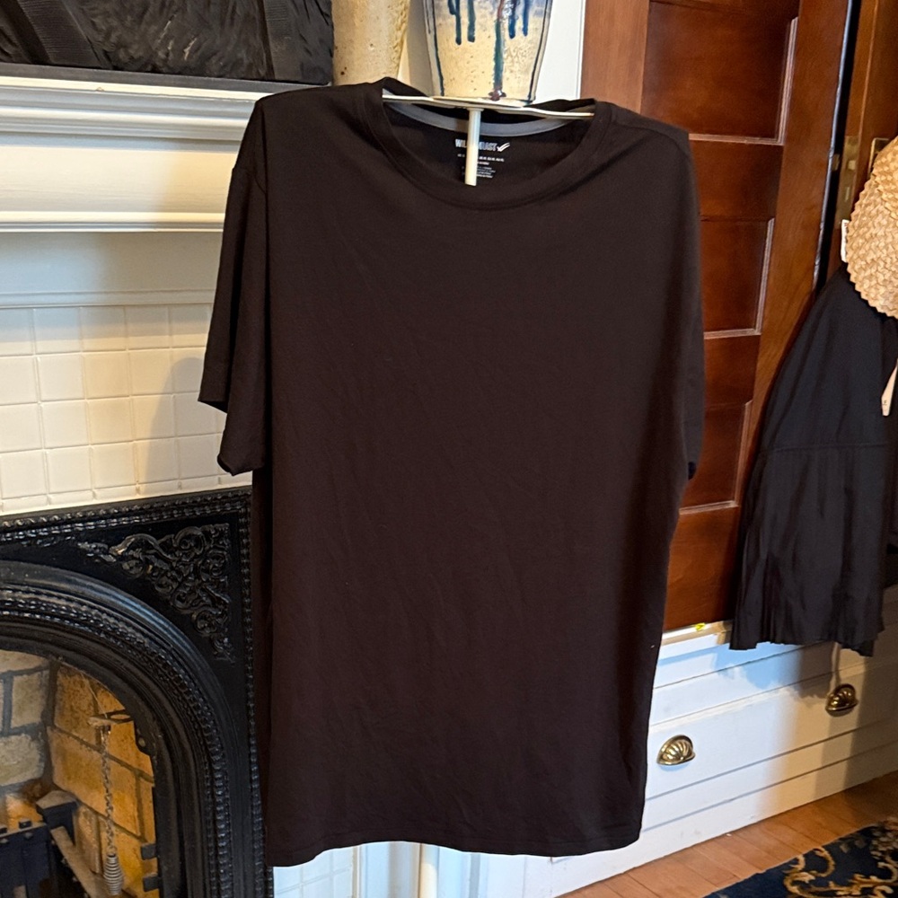 William Rast black ‎ T-Shirt- worn once - great condition